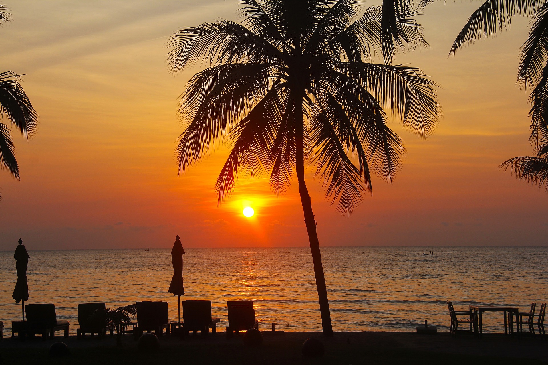 resort-956829_1920